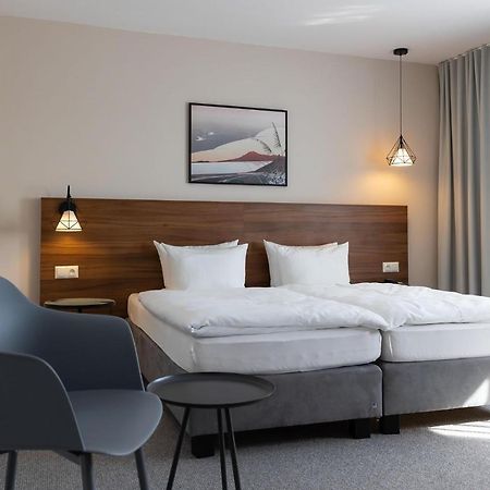 Hotel Santin Белхатув Екстер'єр фото