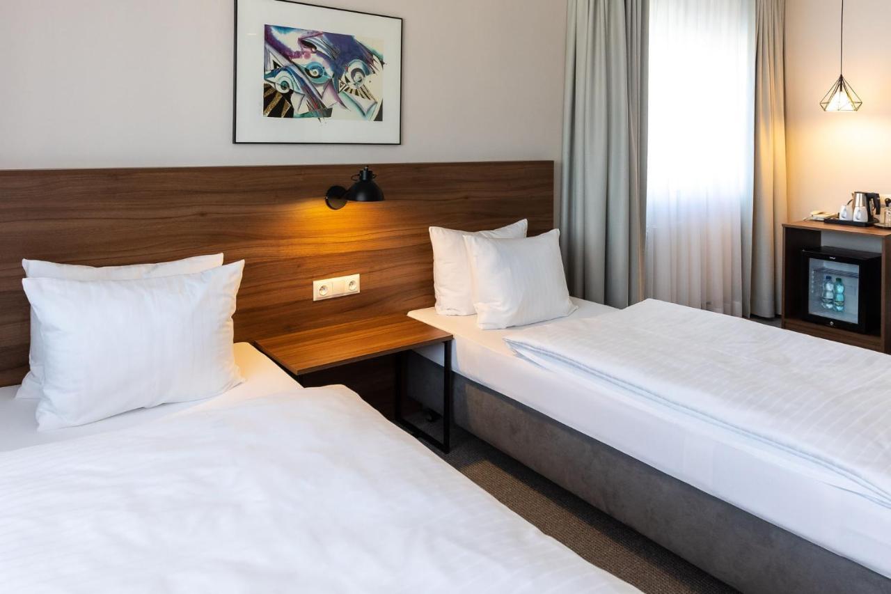 Hotel Santin Белхатув Екстер'єр фото