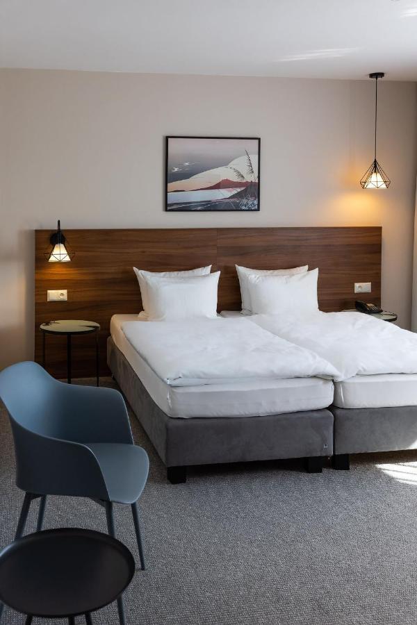 Hotel Santin Белхатув Екстер'єр фото