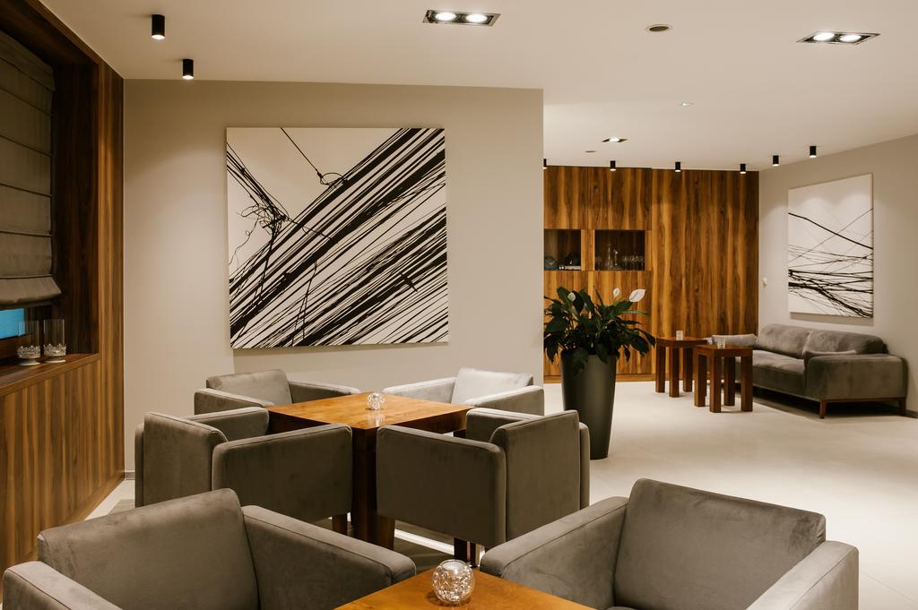 Hotel Santin Белхатув Екстер'єр фото